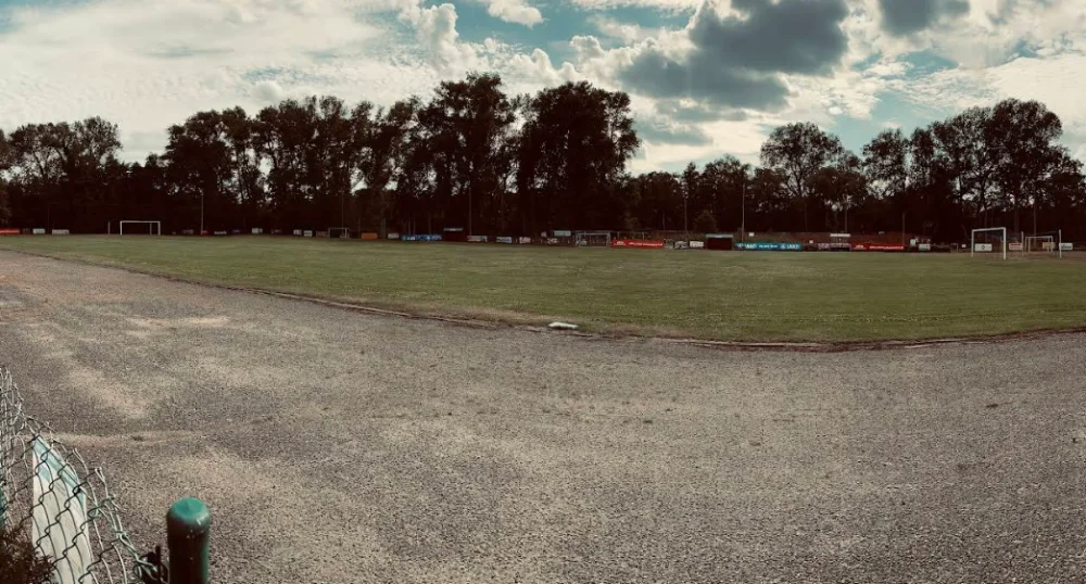 Stadion miejski DKS Jantar Dziwnów